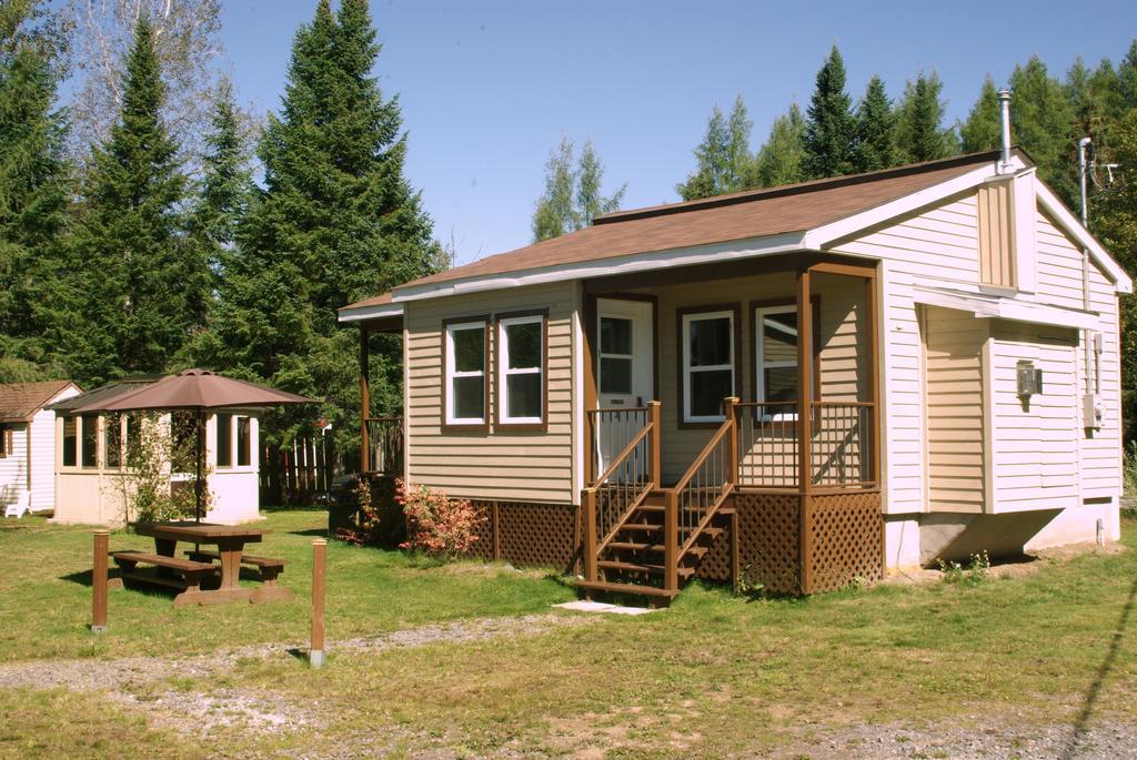 Emme Chalets Sainte-Lucie-de-Doncaster Oda fotoğraf